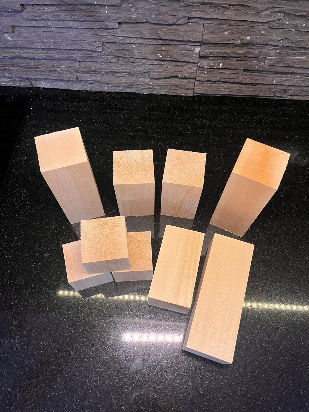 Drewno lipowe do rzeźbienia 10szt "Duży mix"